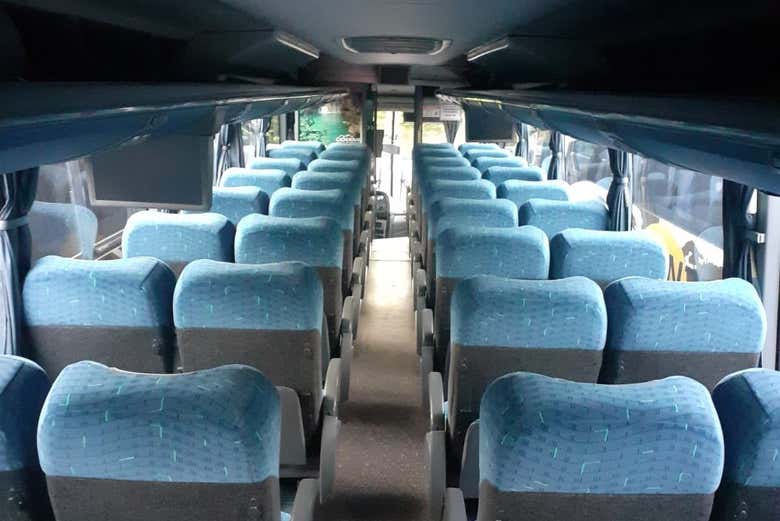 Interior de uno de los autobuses
