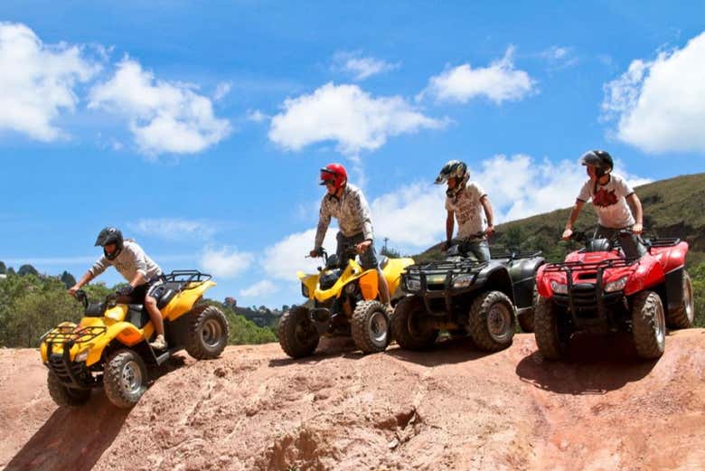 Diversão durante o tour de quadriciclo