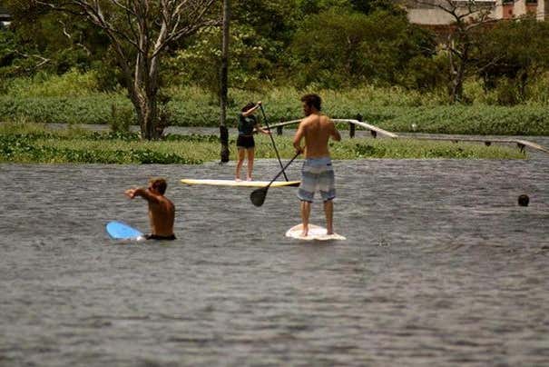 Esportes aquáticos no parque