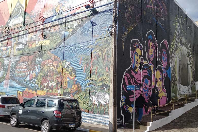 Disfrutando del arte urbano