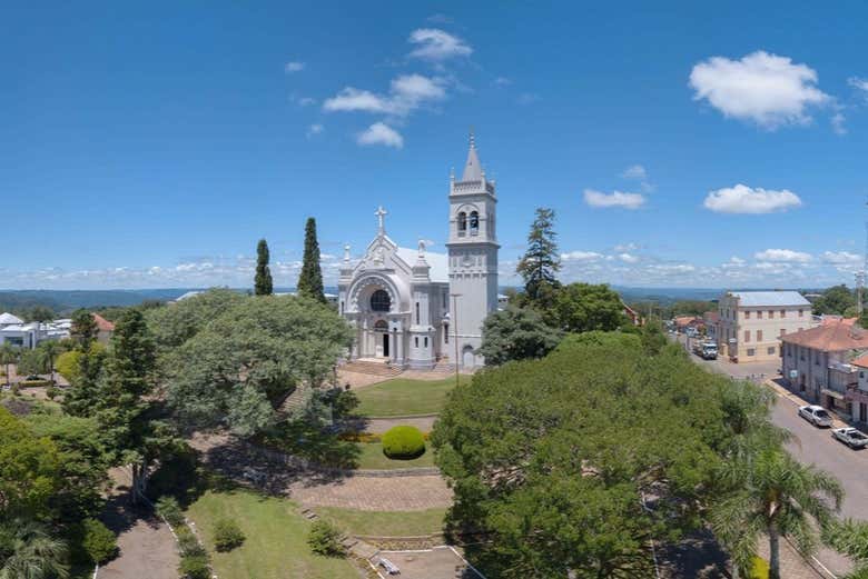 See the Parochial Church in Cotiporã