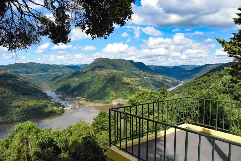 Vistas impressionantes da Cotiporã rural