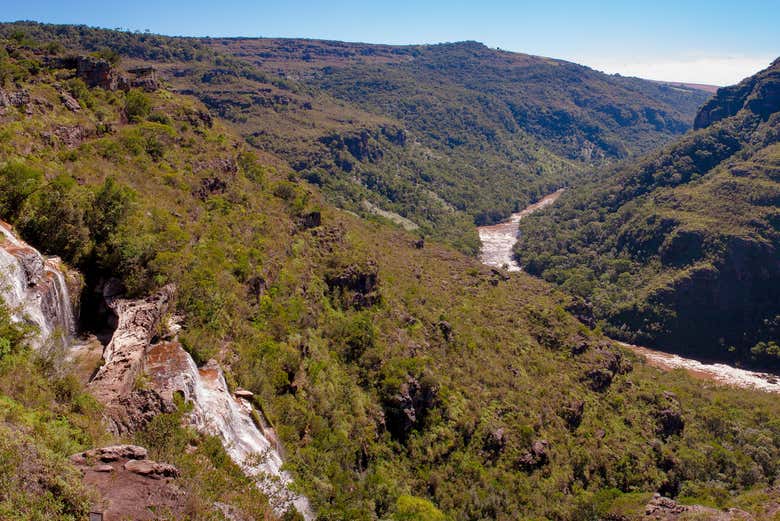 Enjoying the views of the Guartelá Canyon 