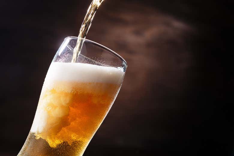 Sirviendo una cerveza