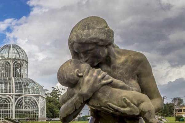 Detalhe de uma das estátuas do Jardim Botânico