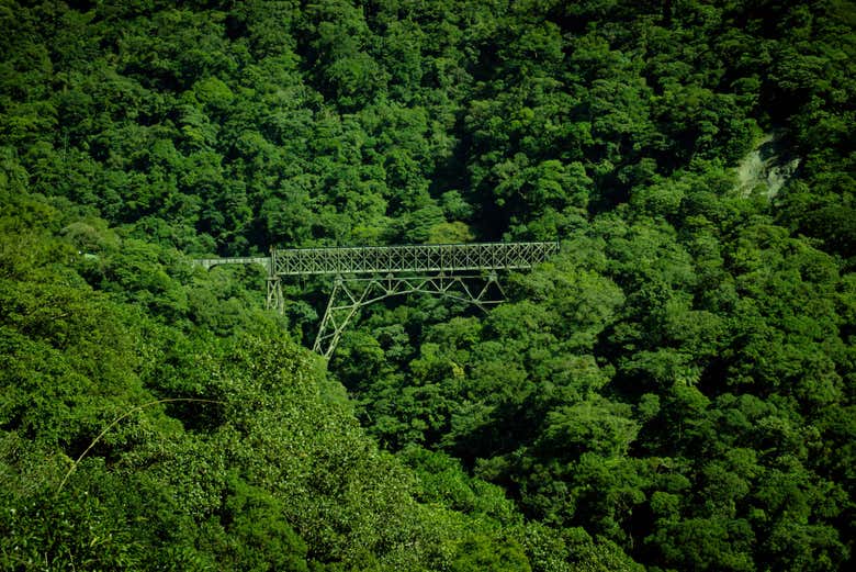 Durante nosso trajeto de trem poderemos ver várias pontes!