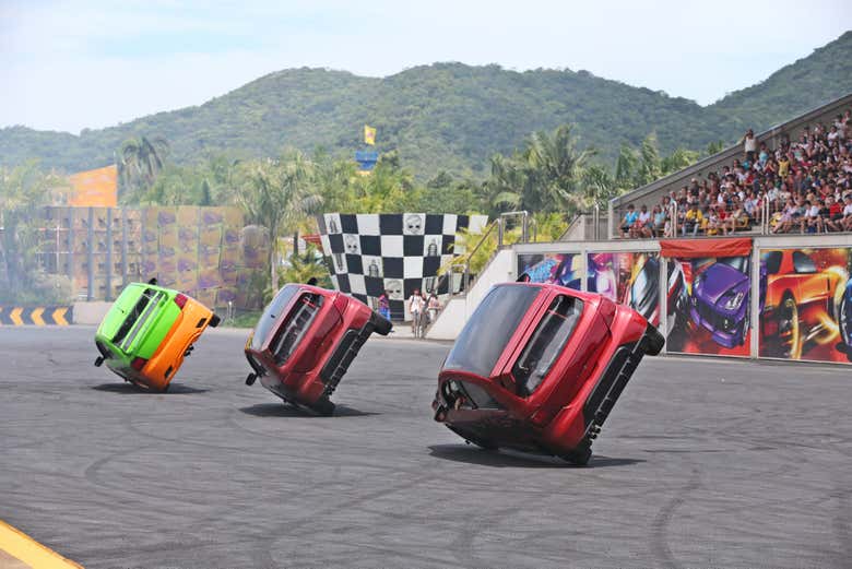 Shows de automóveis no Beto Carrero World