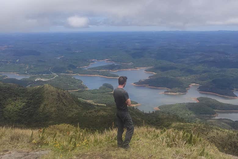 Vistas de la represa do Capivari
