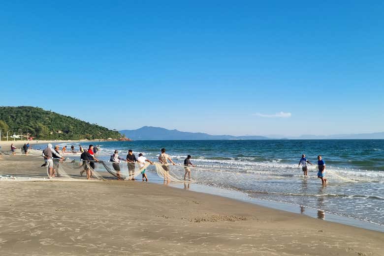 Pesca artesanal en la playa de Canasvieiras