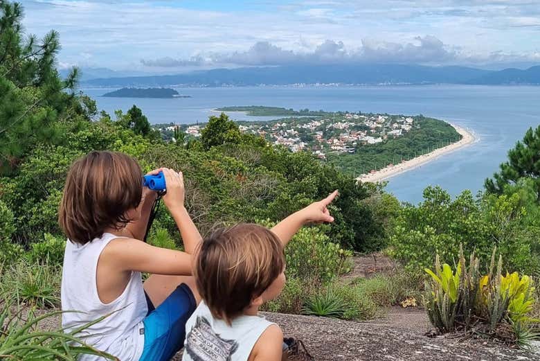 Join this hike with your little ones!