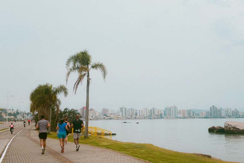 Correndo junto ao mar