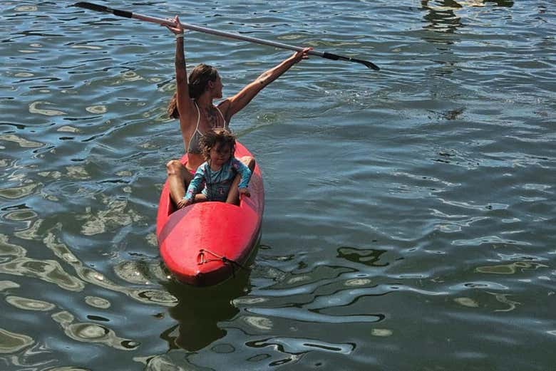 Diversão garantida nas águas calmas da Praia da Celina, nosso se
