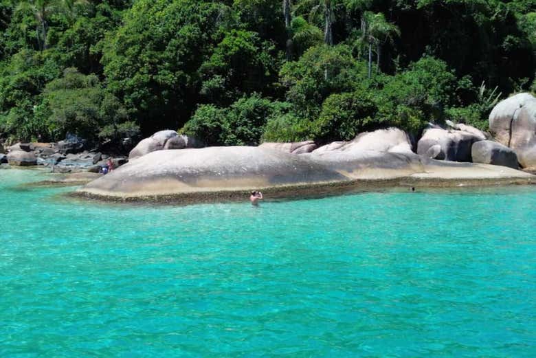 Água azul turquesa no nossa primeira parada