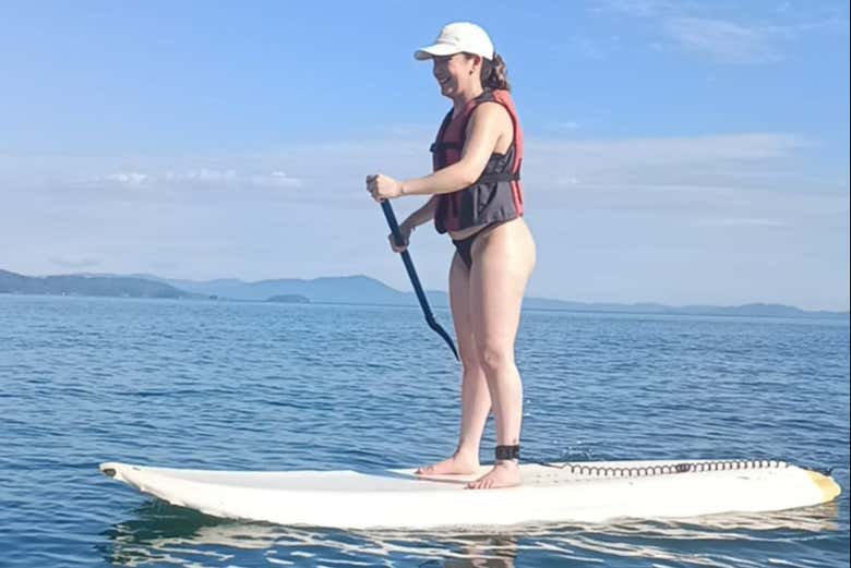 Praticando stand up paddle na Ilha do Francês