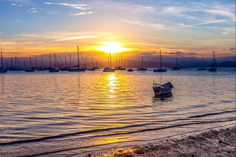 Entardecer na praia de Santo Antônio de Lisboa