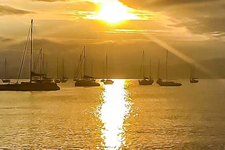 Caipirinhas e ostras irão acompanhá-lo com estas vistas da praia