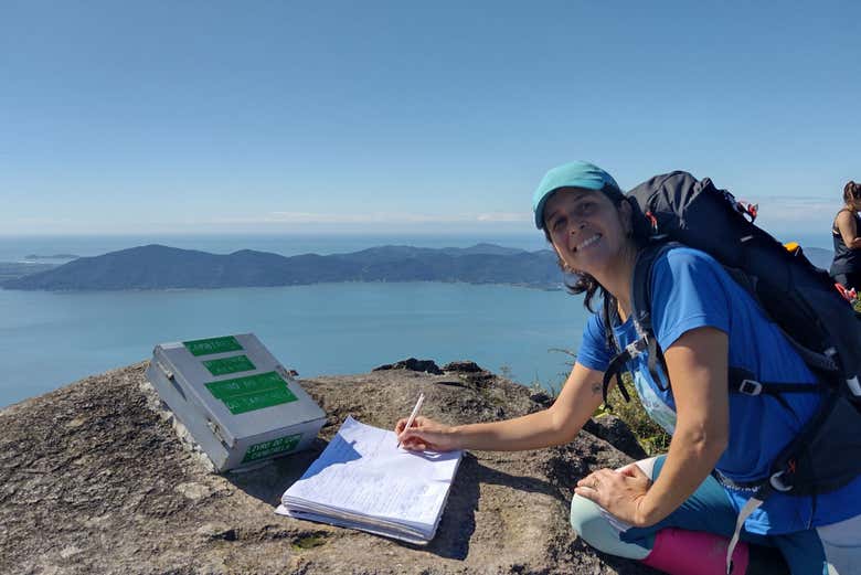 Laissez une trace dans le cahier du Morro do Cambirela