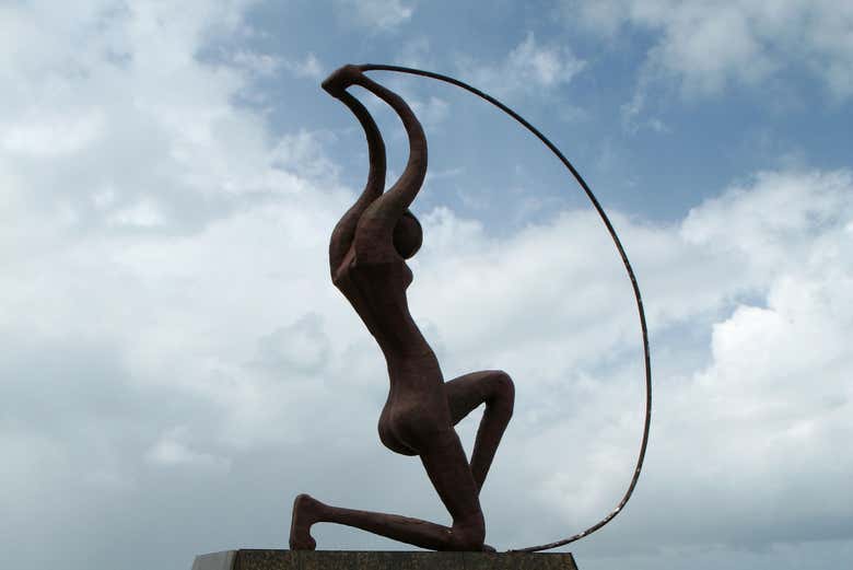 L'iconica statua Iracema Guardiã
