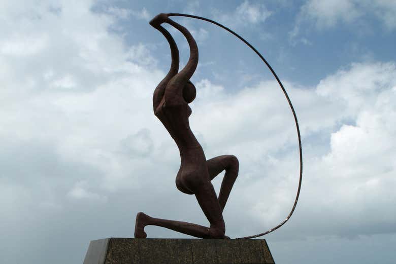 Estatua de la guardiana Iracema