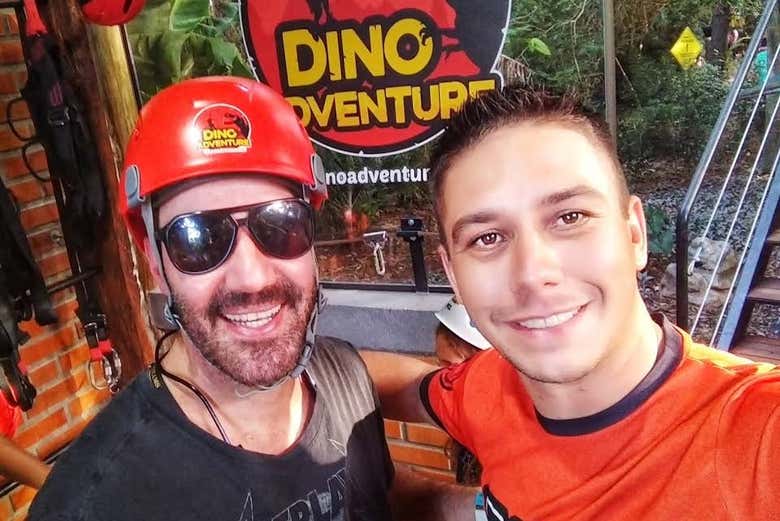 Amigos no Dino Adventure