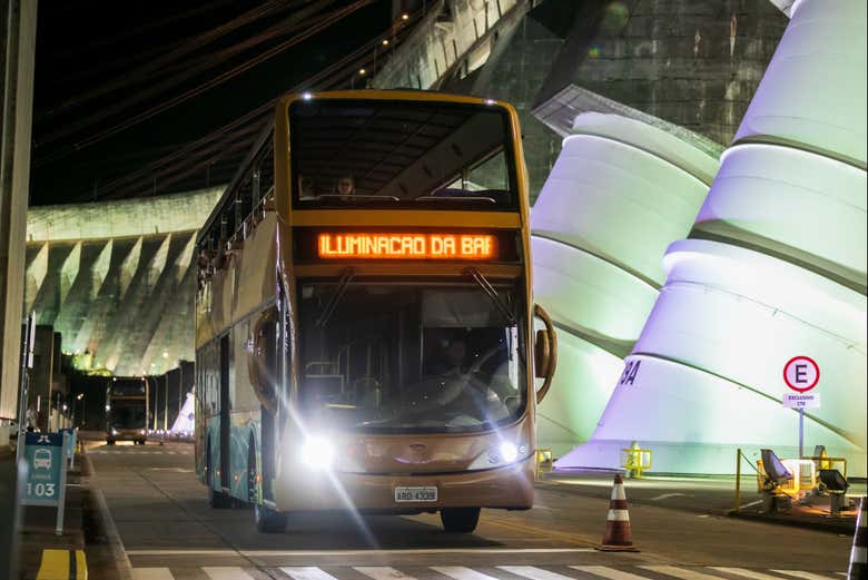 El autobús para llegar a la presa