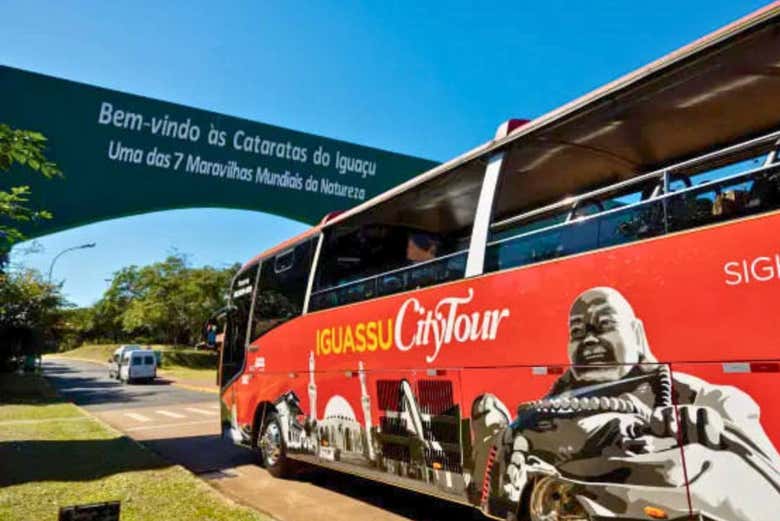 Autobús en el que recorreremos el Parque Nacional Iguazú