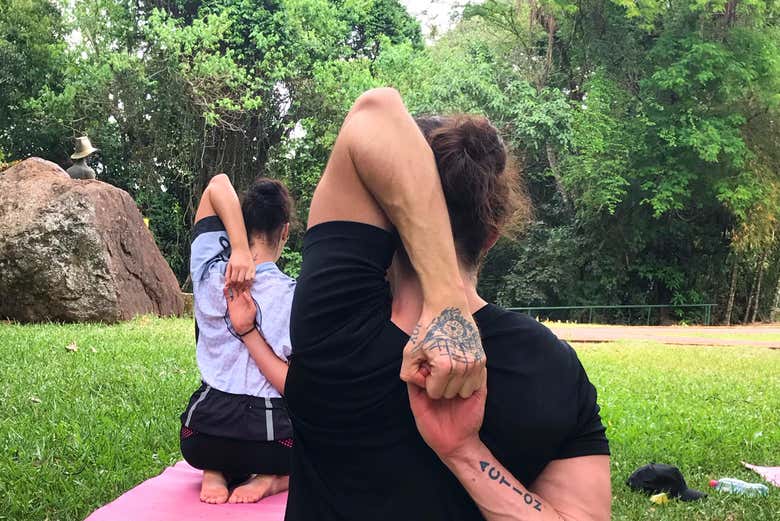 Distendiamo il corpo con lo yoga