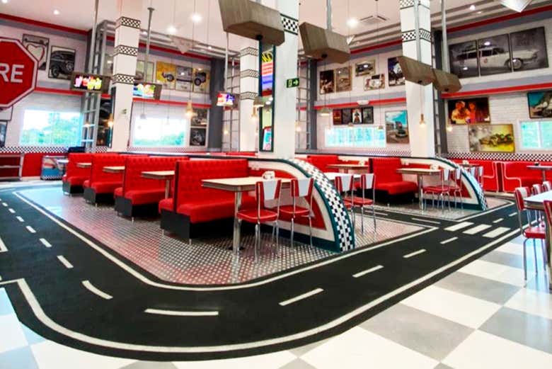 Hamburgueria no Movie Cars