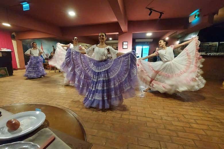 Espetáculo durante o jantar
