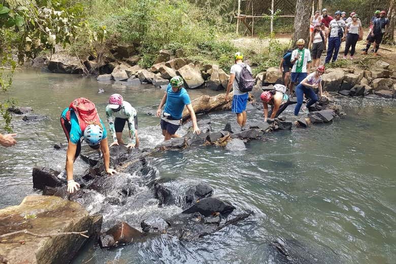 Atravessando o rio
