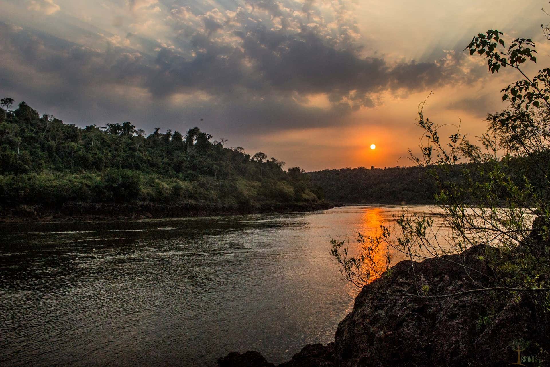 Senderismo por las cascadas secretas de Iguazú