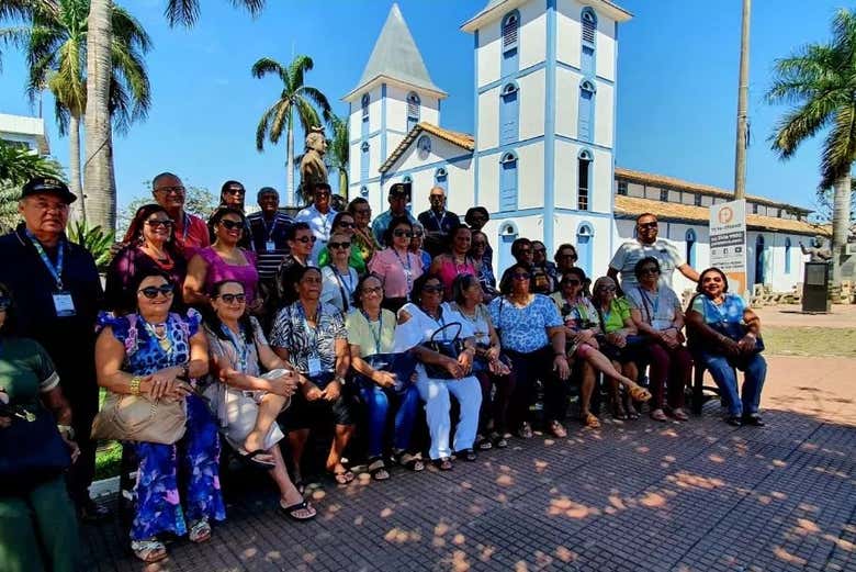 Una parada frente a la Iglesia Matriz de Trindade