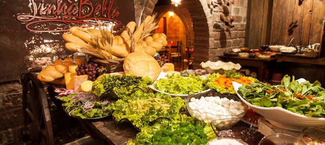 Cena italiana e spettacolo folcloristico a Gramado