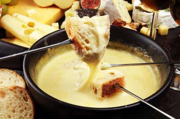 Fondue no restaurante Joaquina + Catedral de Pedra