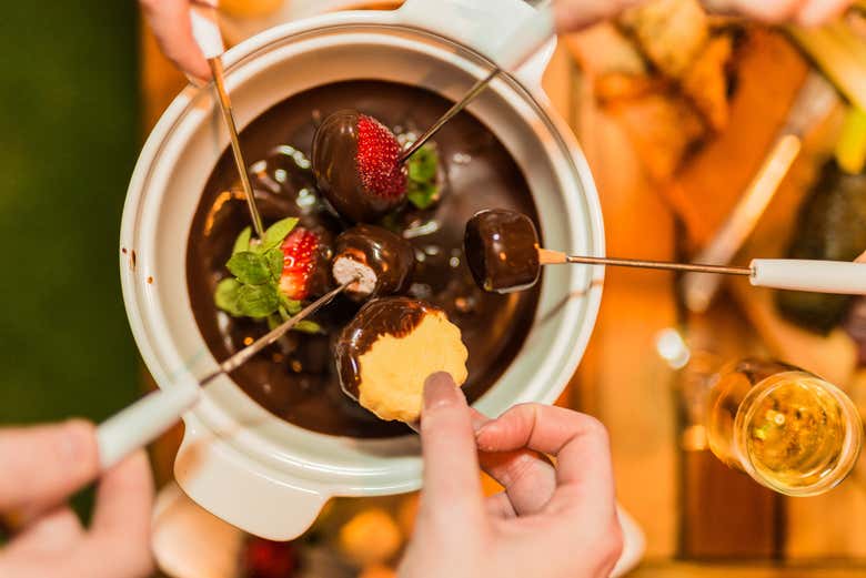 Savour a chocolate fondue!