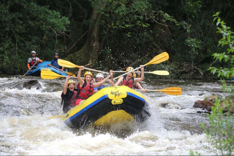 Praticando rafting na Serra Gaúcha