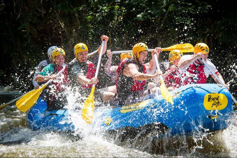 Atravessando as correntezas do rio Paranhana