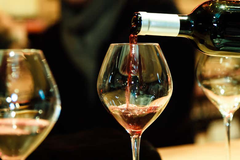 Probaremos diferentes vinos de la bodega del hotel