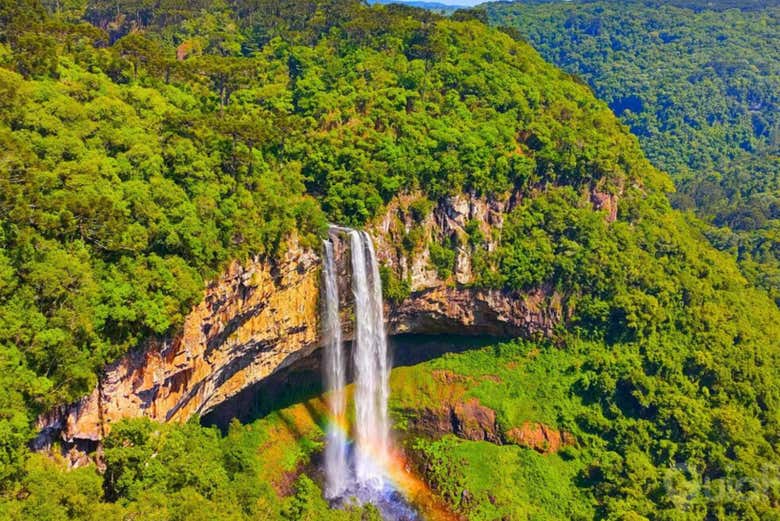 Vistas aéreas de la cascada Caracol