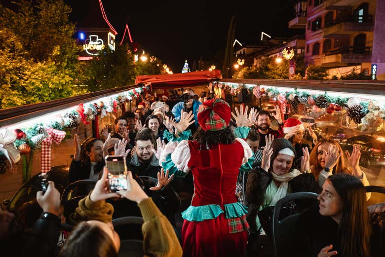 Disfrutad del ambiente festivo en la planta descapotable