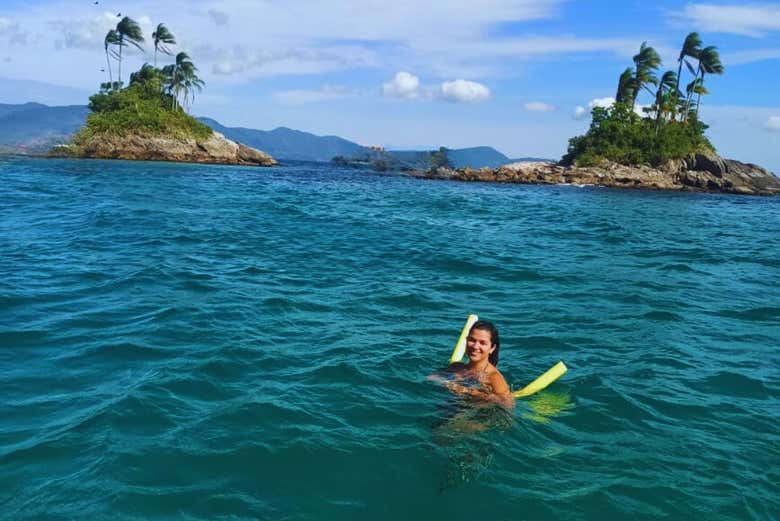 Dándonos un chapuzón en la isla Botina