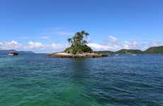Passeio de lancha pelas ilhas de Angra dos Reis
