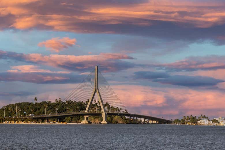 Get great views of the Ilhéus bridge