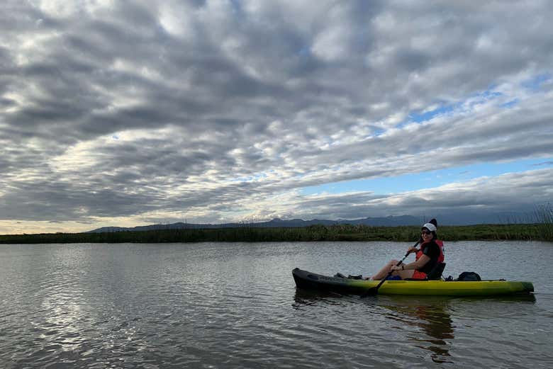 Remando en kayak