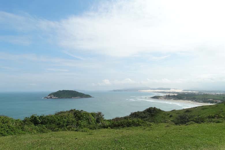 Trilha entre praia do Rosa e Barra de Ibiraquera saindo de Imbituba