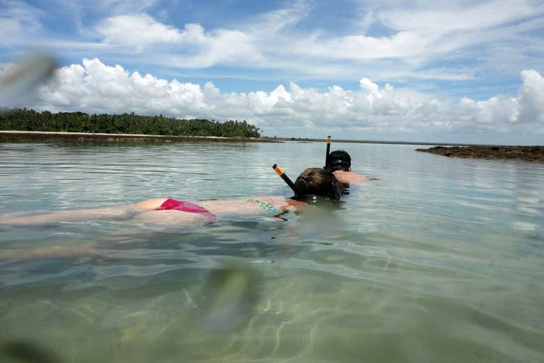 Explorando las aguas de las piscinas naturales de Tassimirim