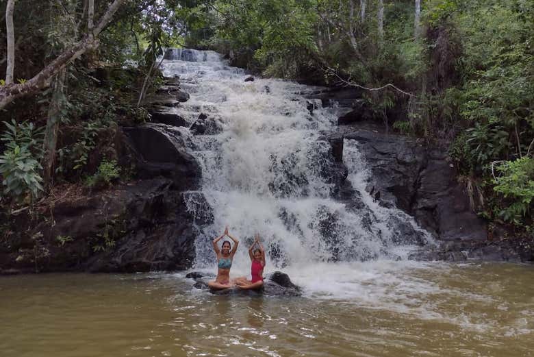 Foto de recordação na cachoeira do Cleandro