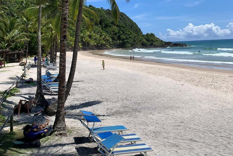 Unas tumbonas en una de las playas de la ruta