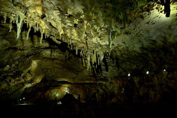 Excursión a las Grutas de Botuverá