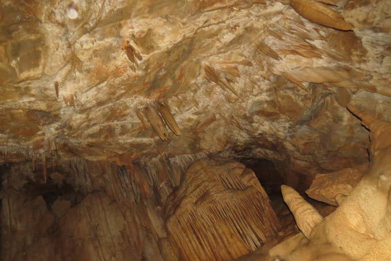 Interior de las grutas